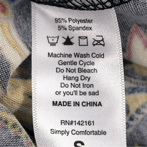 New Small LuLaRoe Black Gold Paisley Print Tee Irma Colorful Stretch Oversized - Picture 15 of 16